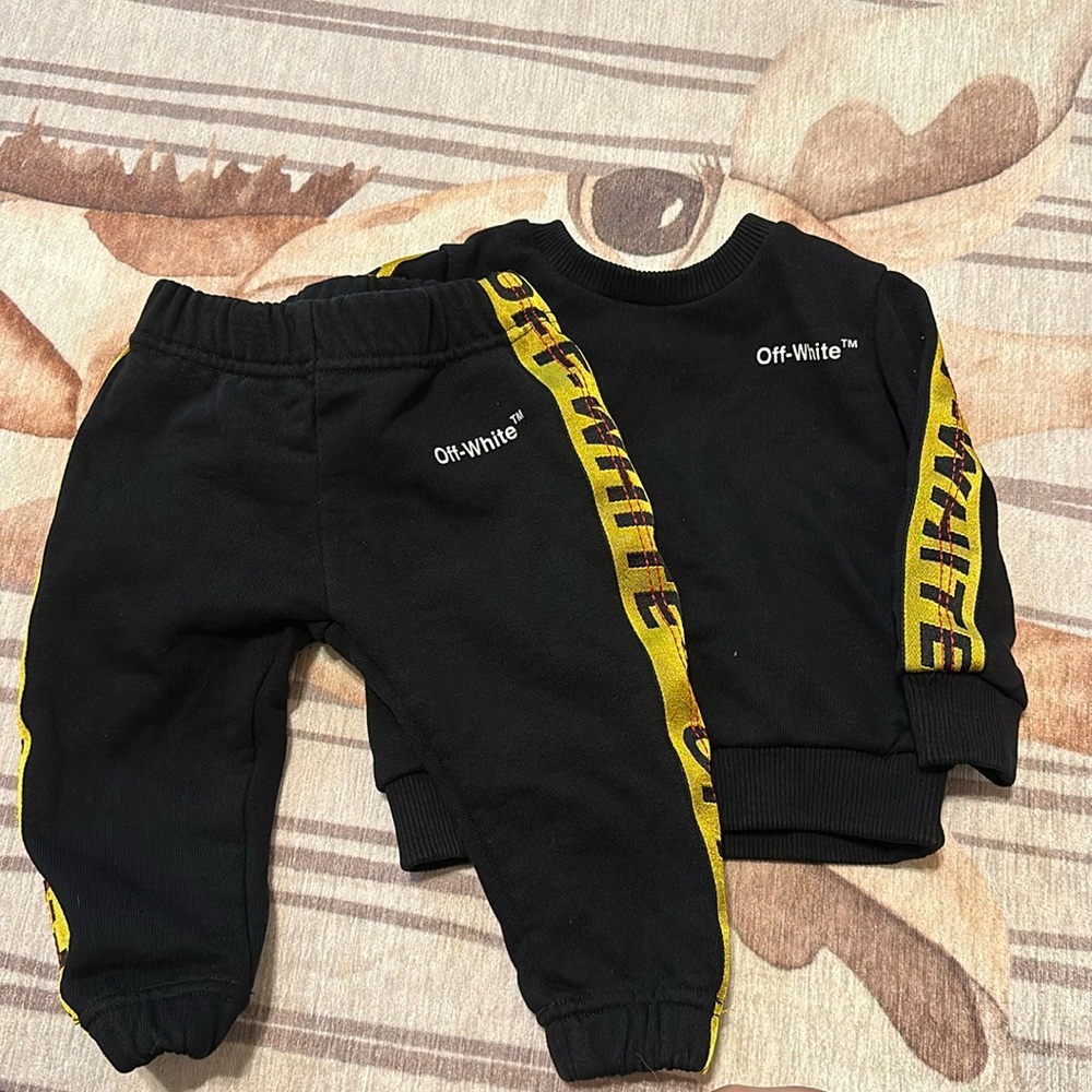 Baby Off white sweatsuit